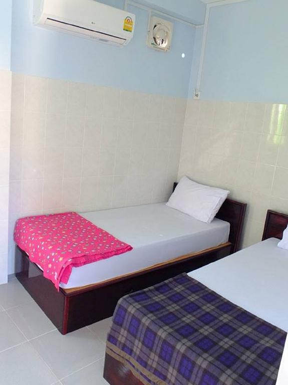Penguin Hotel Kawthaung Exterior foto