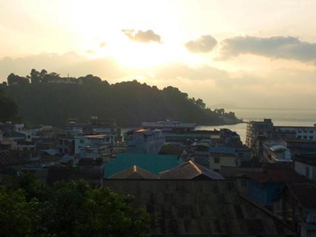 Penguin Hotel Kawthaung Exterior foto